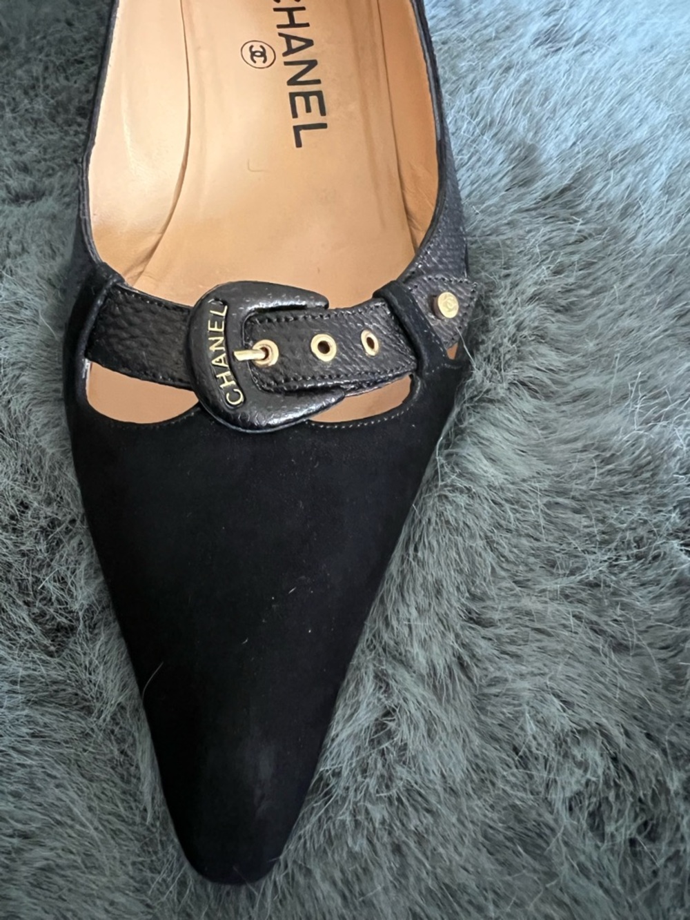 CHANEL Vintage Black Suede and Karung Buckle Pumps - Picture 6 of 6